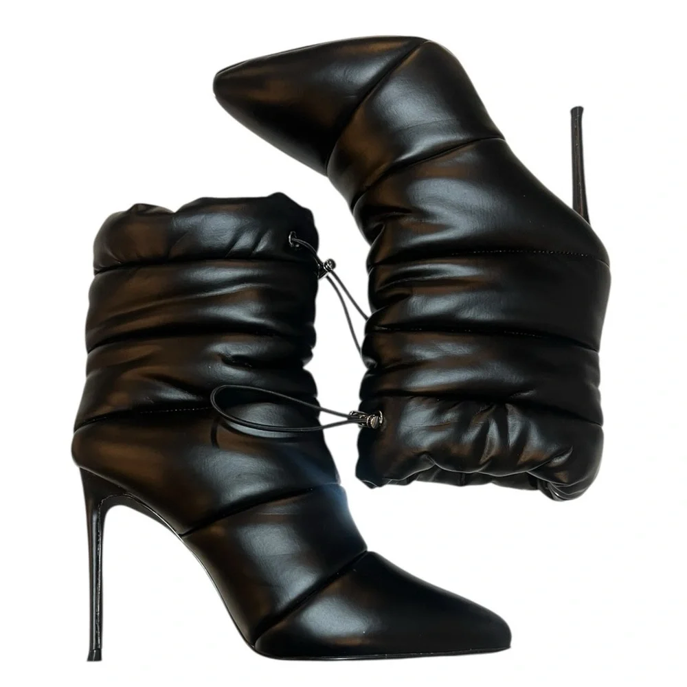 Steve Madden Black Heeled Cloak Boots New In Box! 8.5 - Picture 6 of 10